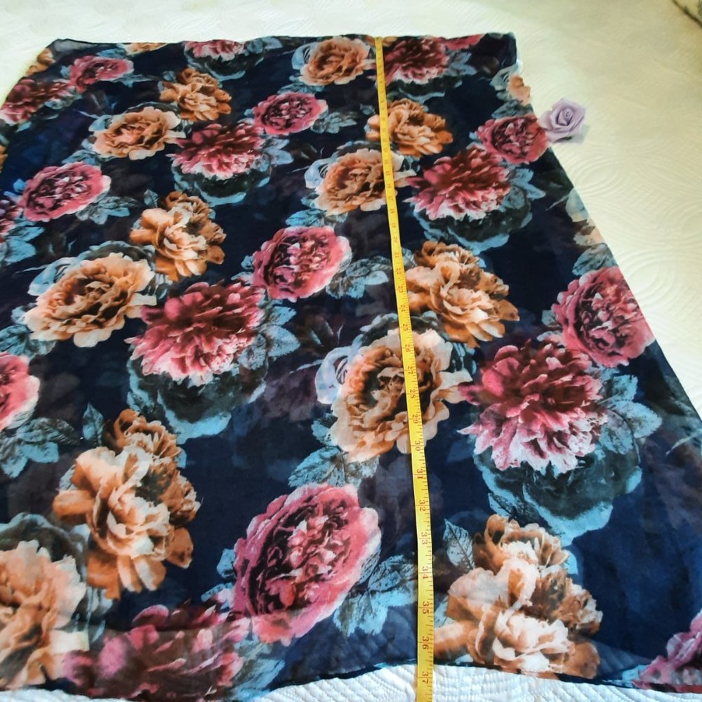 Floral Inifinity Scarf. Multi coloured. - Picture 4 of 14